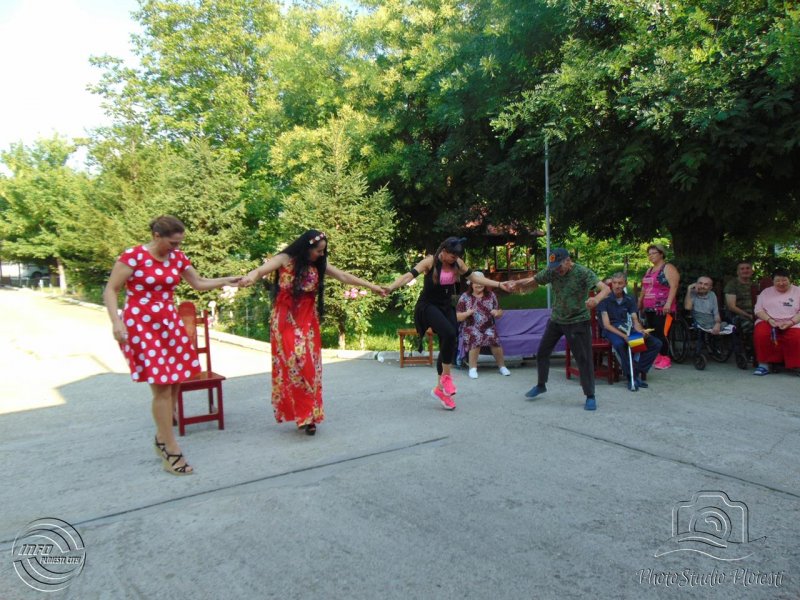 Seniorii-nostri-merita-iubire-si-respect-5