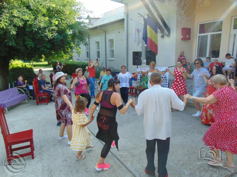 Seniorii-nostri-merita-iubire-si-respect-6